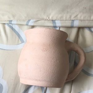 This is a light pink Pourer